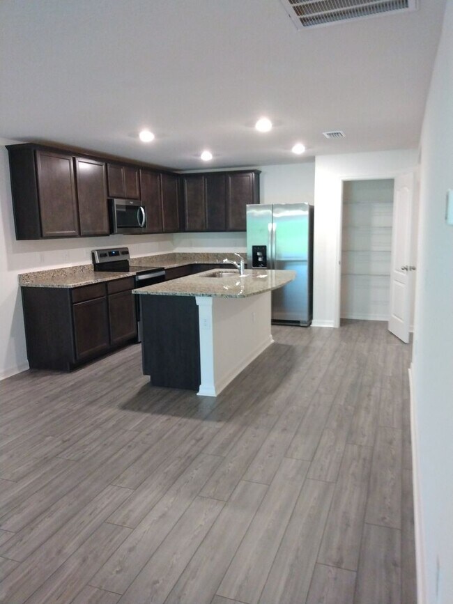 Foto del edificio - 8871 Southern Charm Cir