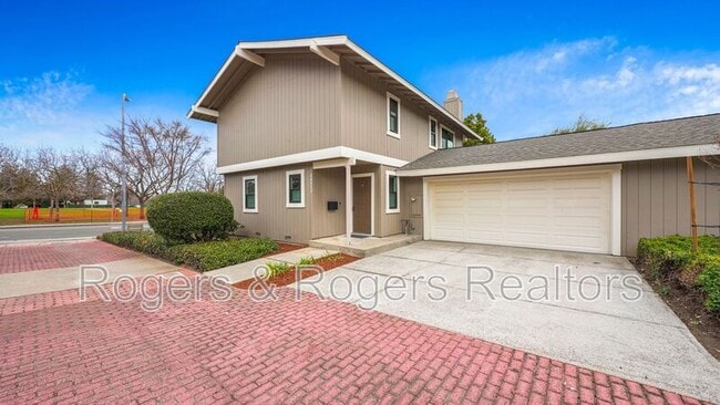 Building Photo - 20272 Pacifica Dr
