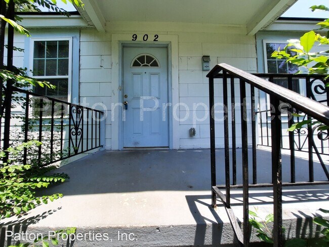 Building Photo - 2 br, 1 bath House - 902 Pine Street