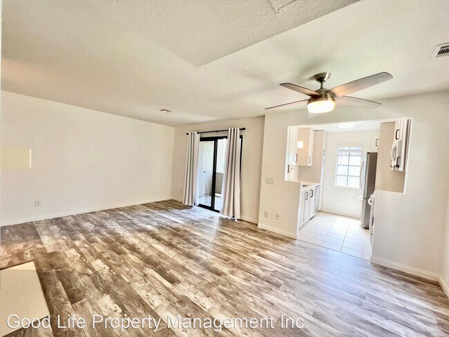 Foto del edificio - 2 br, 2 bath House - 10303 Azuaga St Unit 15
