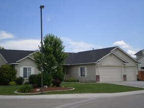 Building Photo - 2746 N Springtime Wy