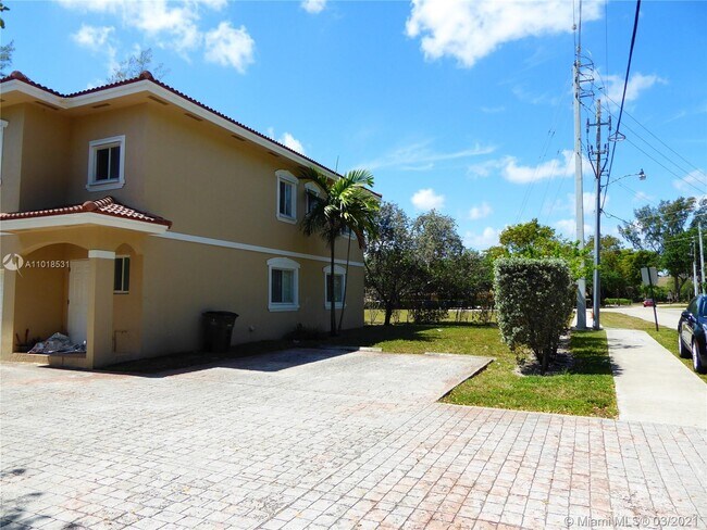 Foto del edificio - 1546 NW 45th St