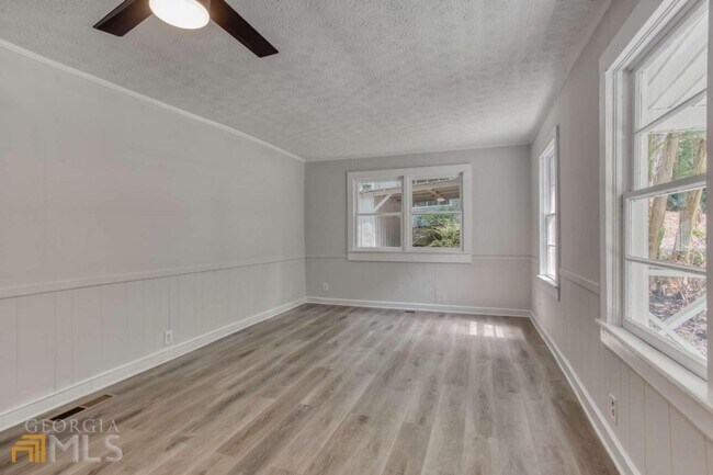 Foto del edificio - 415 Milton Dr