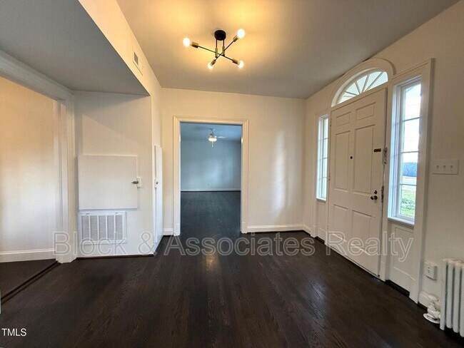 Foto del edificio - 2505 Fairview Rd