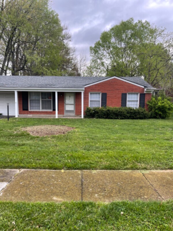 Primary Photo - 9200 Aylesbury Dr