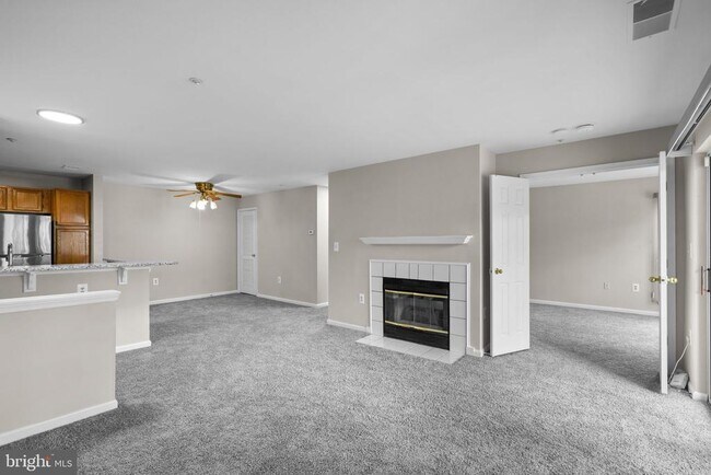 Foto del edificio - 5911 Millrace Ct