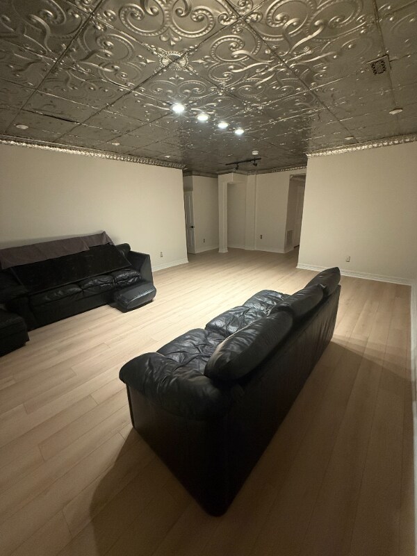 Foto del edificio - 5242 Oak Hollow Dr