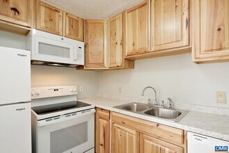 Building Photo - 1406 Chesapeake St