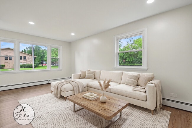 Building Photo - 10 Arrowhead Dr