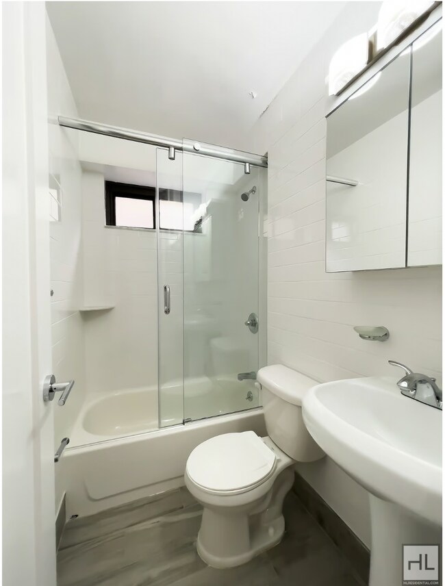 Foto del edificio - East 89th STREET