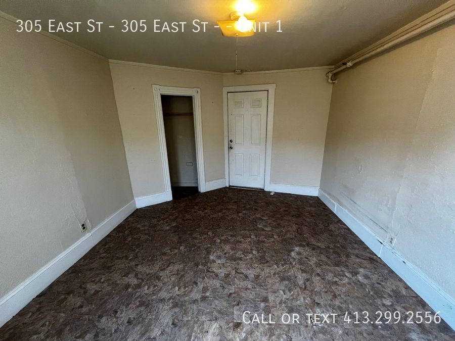 Building Photo - Private Room for Rent in the Heart of Ludl...