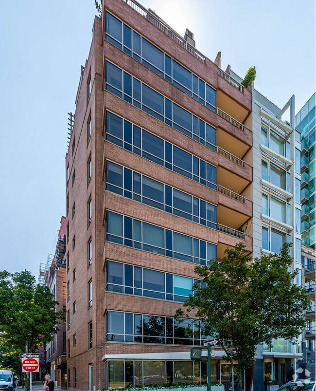 Building Photo - 423 West St