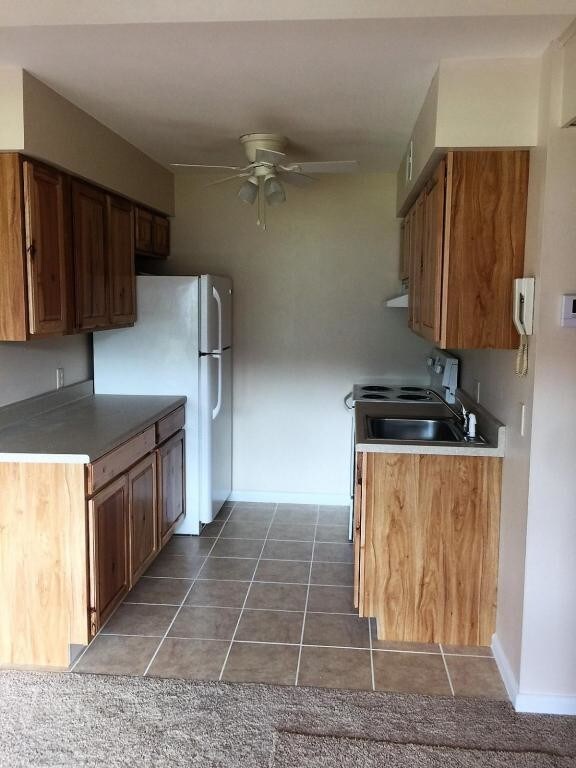 Building Photo - 3302 Parkway Drive