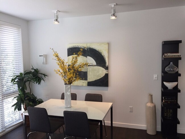 Interior Photo - King Street Lofts