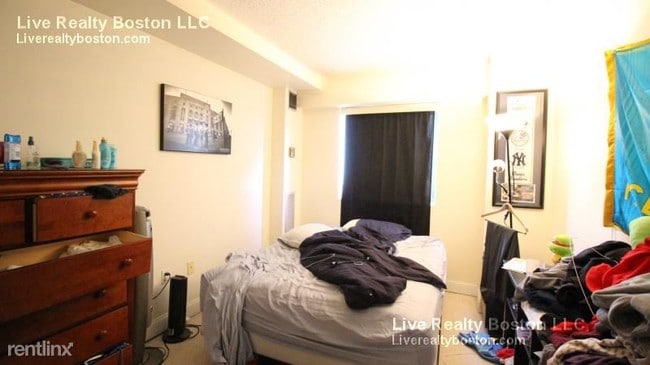 Building Photo - 5 N Beacon St