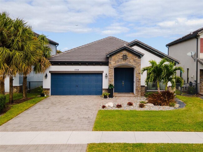 Foto del edificio - 5704 Sandbirch Wy