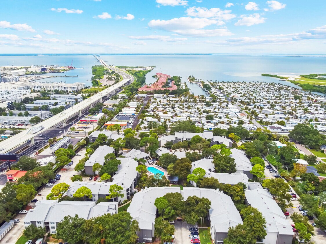 4800 Westshore Apartments in Tampa, FL