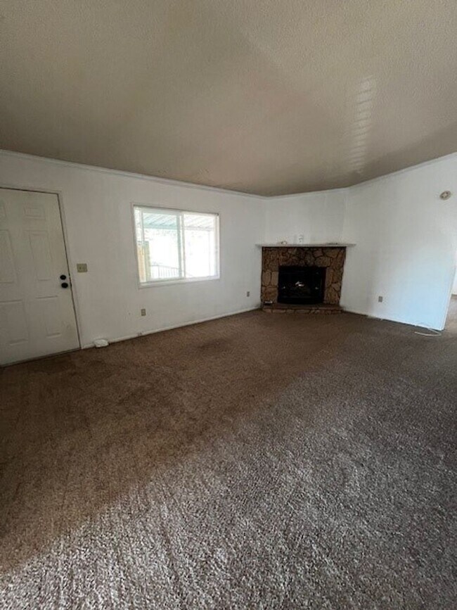 Foto del edificio - 21276 White Pine Dr