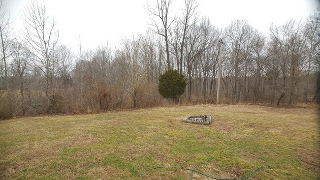 Building Photo - 165 Flat Ridge Rd