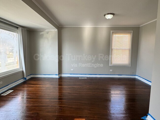 Foto del edificio - 14231 Dobson Ave