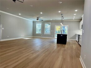 Building Photo - 7 Dundonald Ln