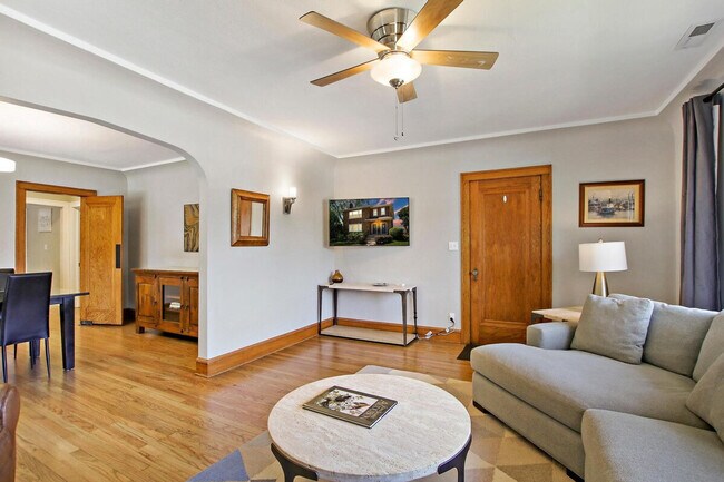 Foto del edificio - 915 W Pacific Ave