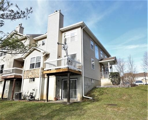 Foto del edificio - 608 Falcongate Dr