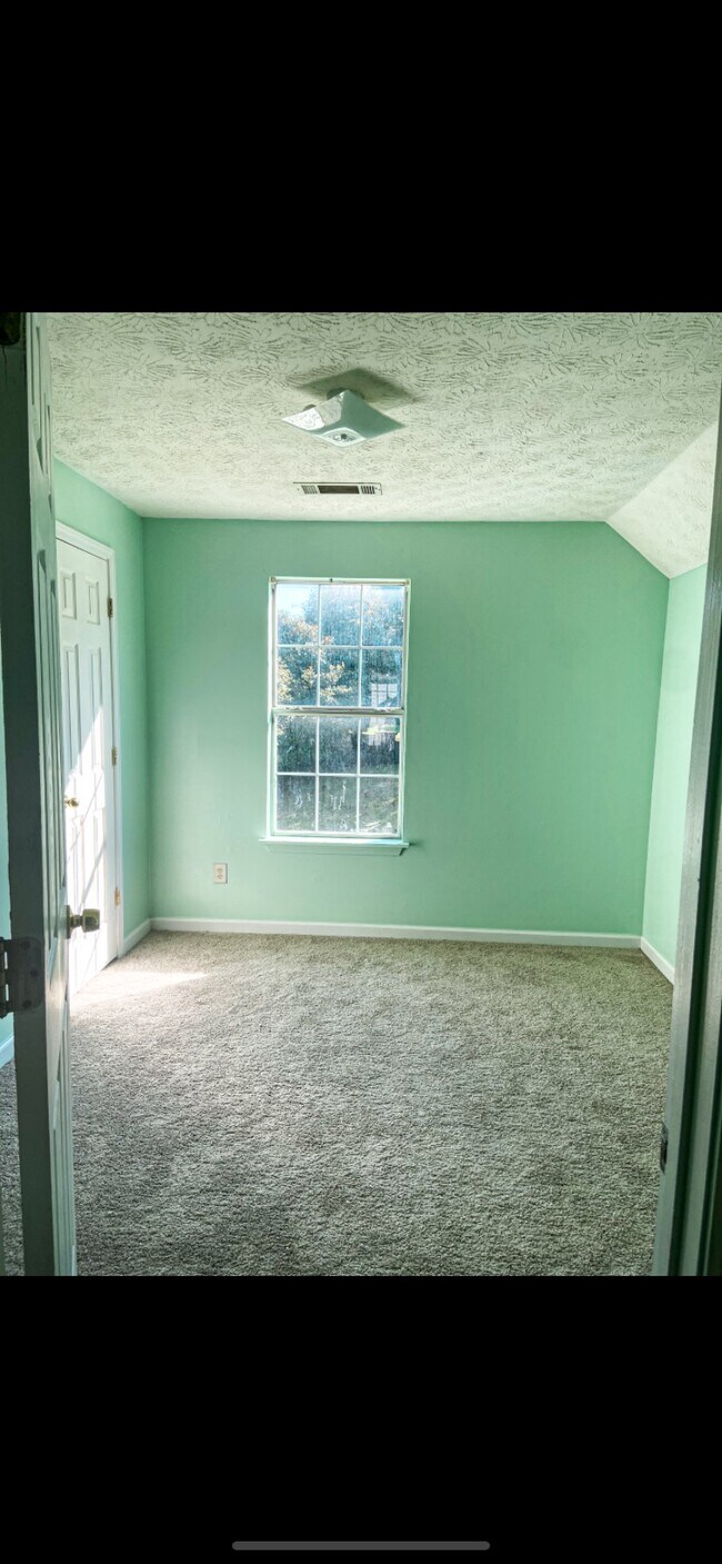 Building Photo - 2301 Lenox Dr