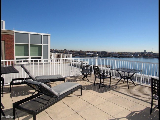 Foto del edificio - Studio, 1 bath  - 100 1st Ave Unit 13