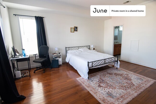 Foto del edificio - Room in Shared 3 bed/3.5 bath home