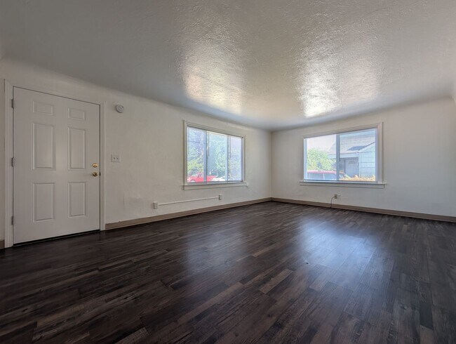 Foto del edificio - Great 3-Bedroom, 1-Bath Home In Springfield!