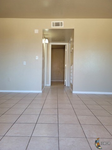 Building Photo - 590 El Centro Ave