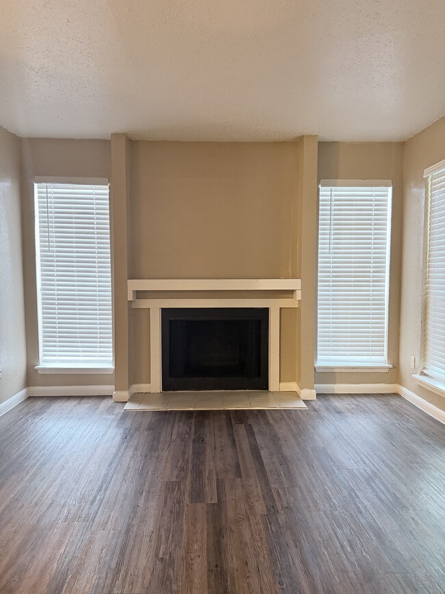 living room - Peachtree Apartments
