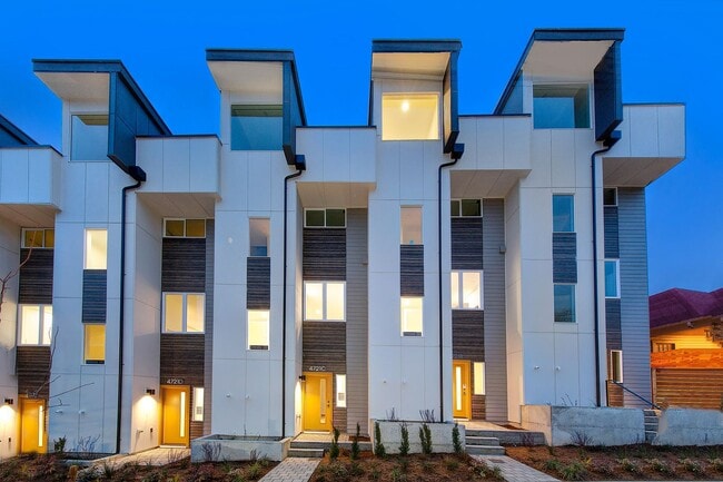 Building Photo - New Construction Townhouse - 2 Bedroom Columbia City