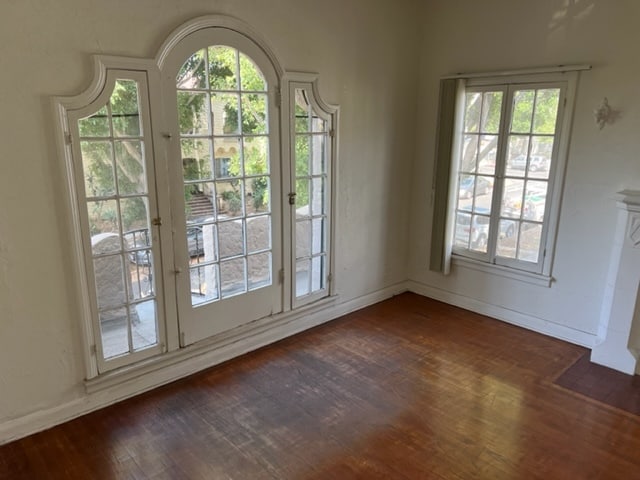 Building Photo - 454 N Orange Grove Ave