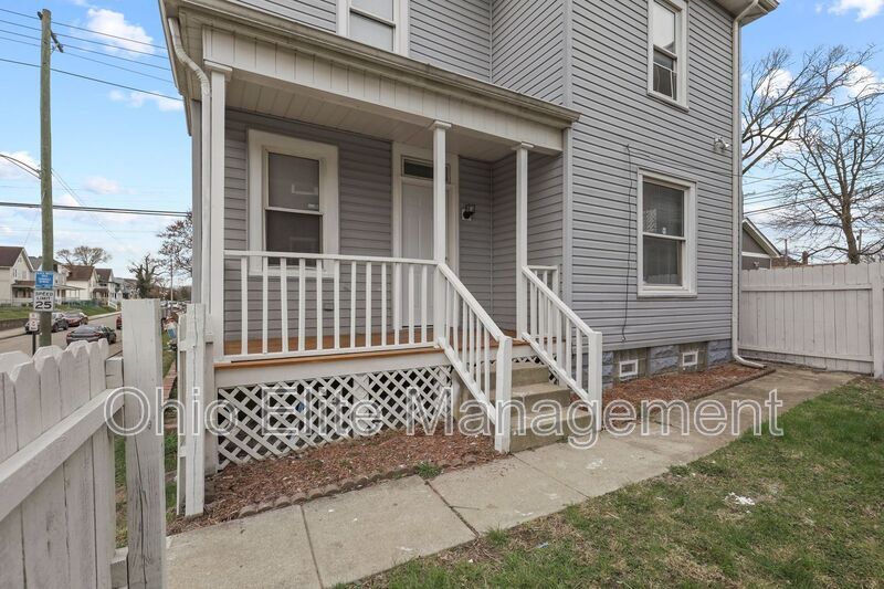 Primary Photo - 829 Studer Ave