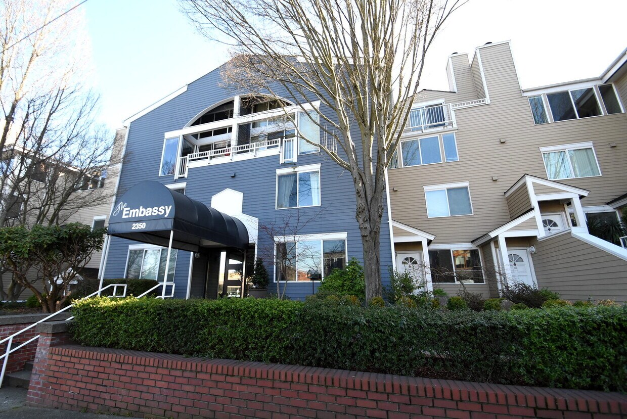 Foto principal - 2350 10th Ave E
