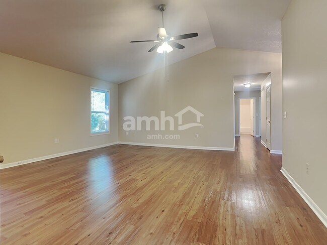 Foto del edificio - 2069 Whispering Wind Ln
