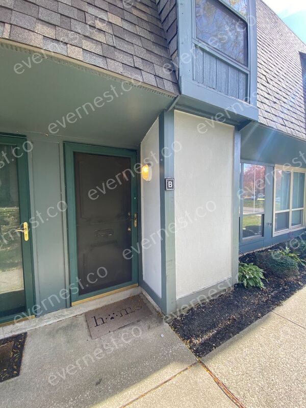 Building Photo - 1070 Merrimar Cir N