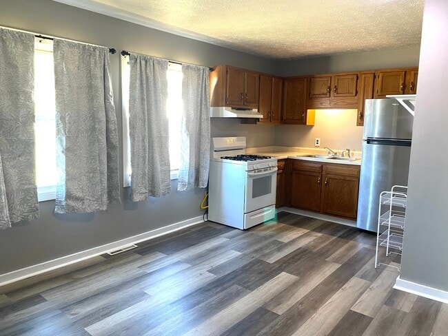 Building Photo - 110 1/2 Lee Street