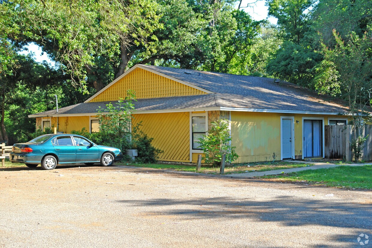 Primary Photo - 50 Burgess Rd