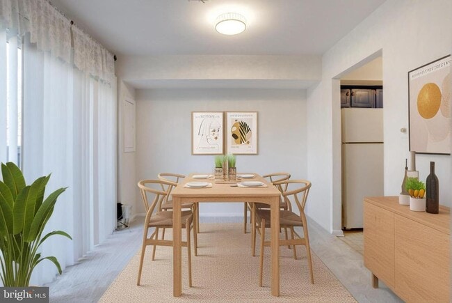 Building Photo - 7900 San Leandro Pl