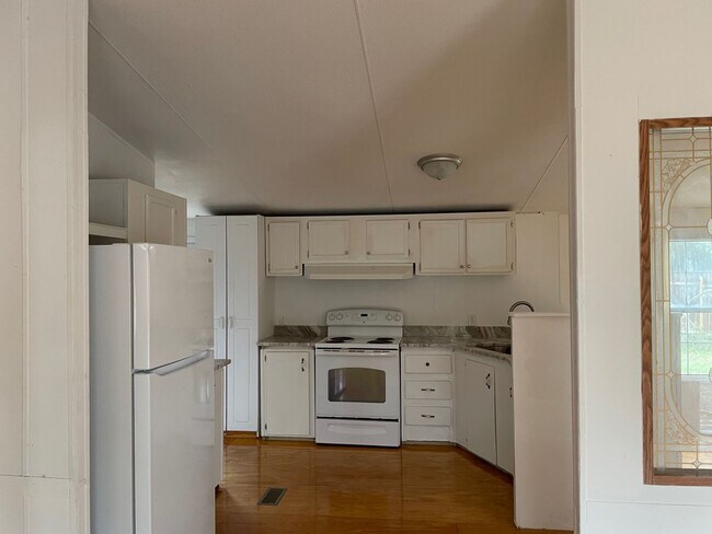 Building Photo - 2111 Comet