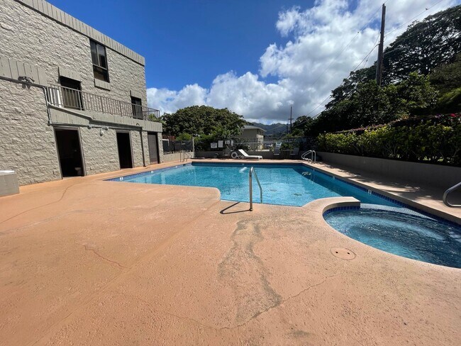 Foto del edificio - Dowsett Point- 1BR/1BA with Parking, Secur...