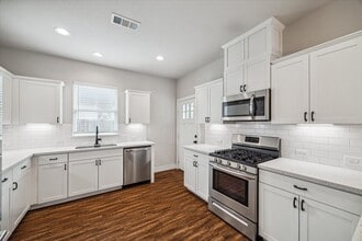 Building Photo - 2515 Delafield St