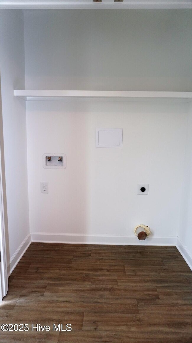 Foto del edificio - 1517 Pine Brook Ct