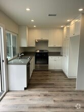 Building Photo - 8165 Laguna Ct
