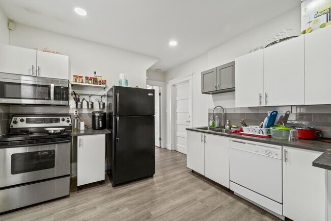 Photo du bâtiment - 560 Chatham St W