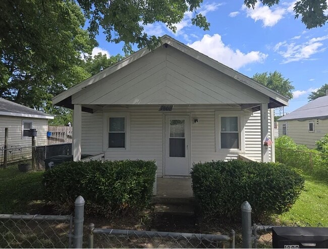 Building Photo - 1800 W 19th St