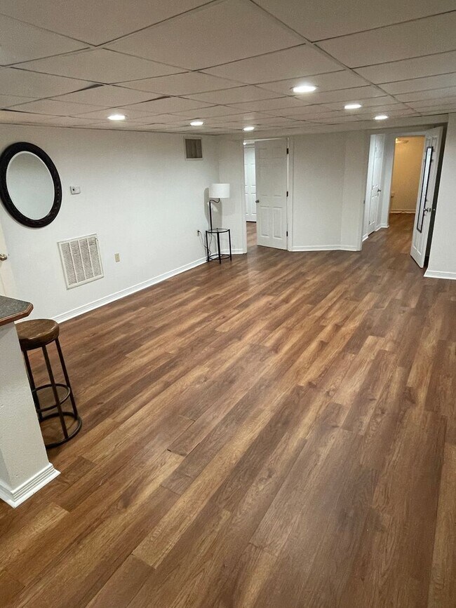 Building Photo - 2127-2127 Jefferson Ave